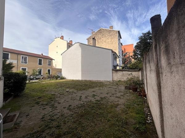 TRES RARE à MONTCHAT !