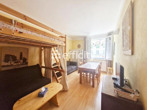 Appartement
         1 pièce
        - 30 m² 135 000 € *