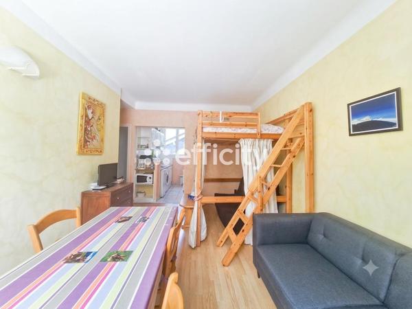 Appartement
         1 pièce
        - 30 m² 135 000 € *