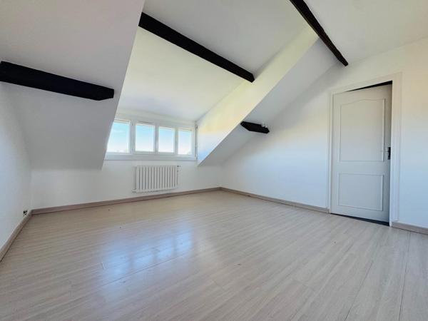 MAGNIFIQUE MAISON FAMILIALE RENOVEE DES ANNEES 70