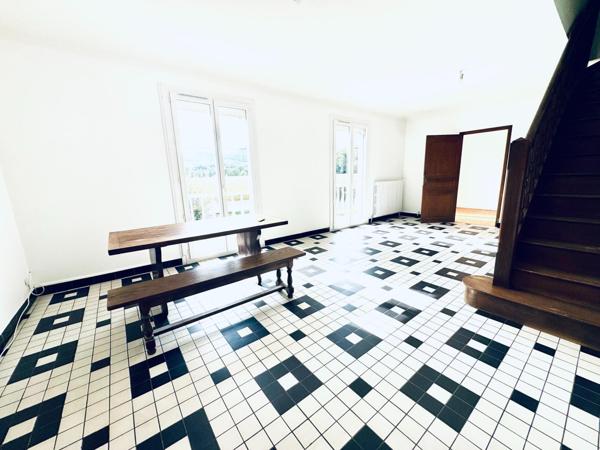 MAGNIFIQUE MAISON FAMILIALE RENOVEE DES ANNEES 70