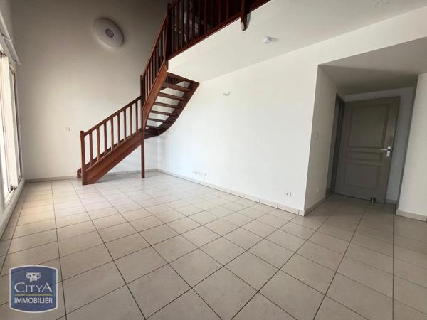 Appartement à louer 4 pièces 99.8m²
