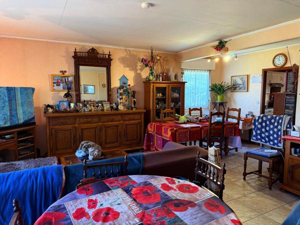 Maison de 114 m2 sur sous-sol, 3 ch terrain de 2063 m2.