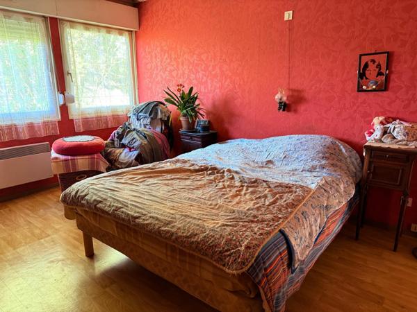 Maison de 114 m2 sur sous-sol, 3 ch terrain de 2063 m2.