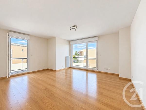 Appartement T3 à vendre  3 pièces - 71,80 m 2   LUCE  - 28
