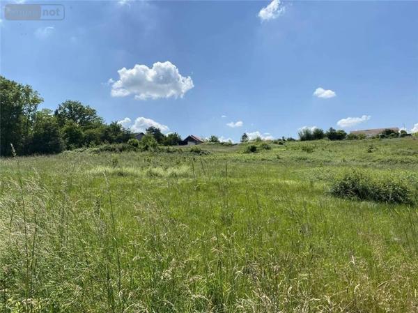 Terrain à Batir à vendre à Saint-Priest-Bramefant dans le Puy-de-Dôme (63310), ref : 2021/643-03020