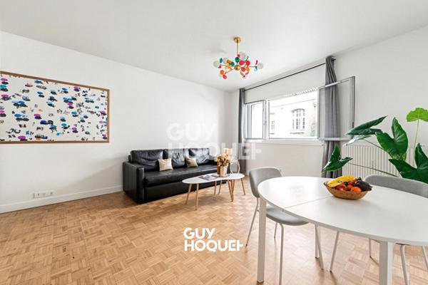 Le canal Saint Martin au bout de la rue