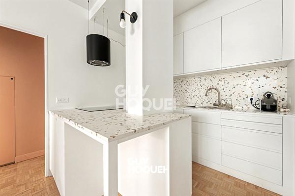 Le canal Saint Martin au bout de la rue