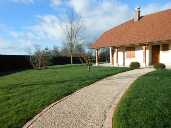 Loue Viriat, belle Maison cossue de 178 m² + triple garage beau terrain arboré