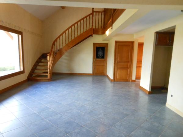 Loue Viriat, belle Maison cossue de 178 m² + triple garage beau terrain arboré