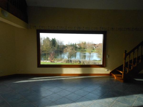 Loue Viriat, belle Maison cossue de 178 m² + triple garage beau terrain arboré