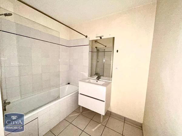 Appartement à louer 3 pièces 70.52m² Bourg-en-Bresse (01000)