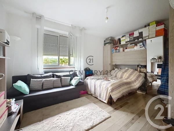 Appartement F1 à vendre  1 pièce - 28 m 2   CREPY EN VALOIS  - 60