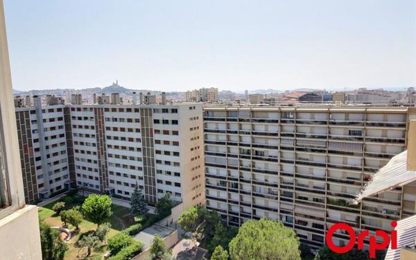 Appartement à vendre    4 pièces • 153,72 m2 Marseille 1