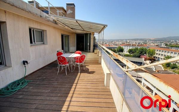 Appartement à vendre    4 pièces • 153,72 m2 Marseille 1