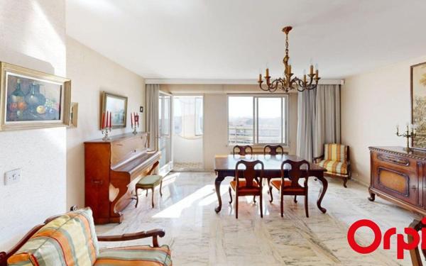 Appartement à vendre    4 pièces • 153,72 m2 Marseille 1
