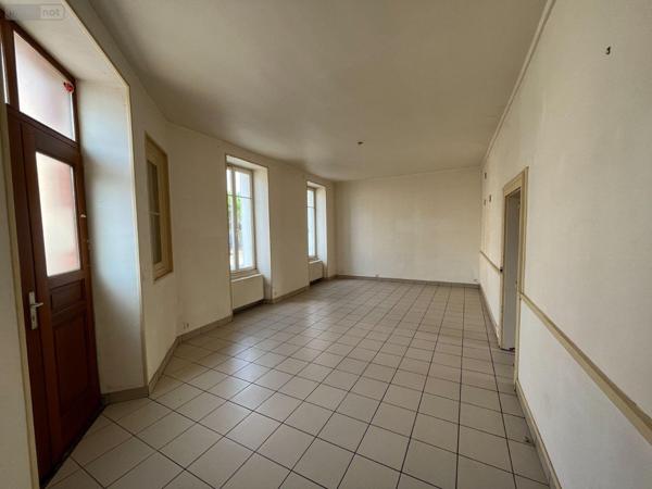 Immeuble de rapport à vendre à Saint-Gaultier dans l'Indre (36800), ref : JA/639