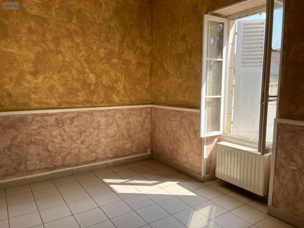 Immeuble de rapport à vendre à Saint-Gaultier dans l'Indre (36800), ref : JA/639