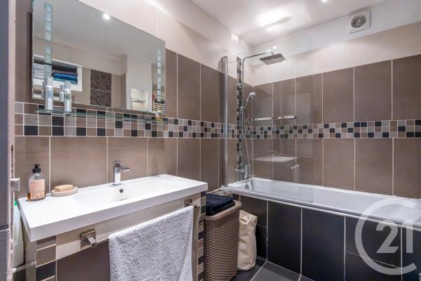 Maison à vendre  6 pièces - 138,88 m 2   VILLIERS SUR MARNE  - 94