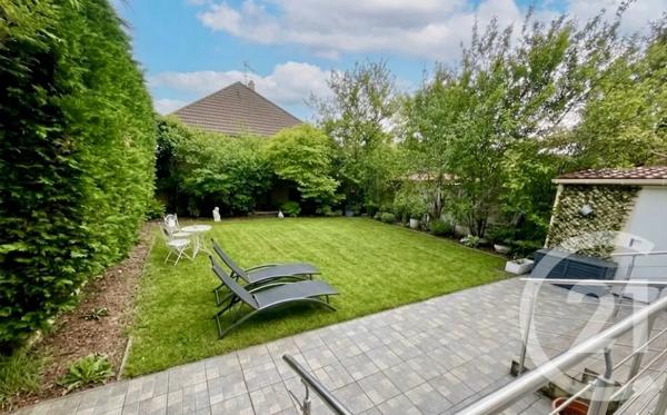 Maison à vendre  6 pièces - 134,80 m 2   LIVRY GARGAN  - 93