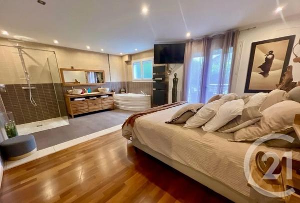 Maison à vendre  6 pièces - 134,80 m 2   LIVRY GARGAN  - 93