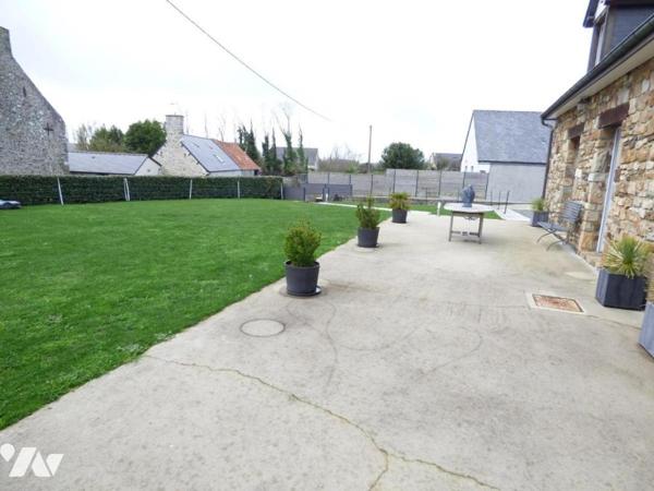 Vaste maison avec dépendance