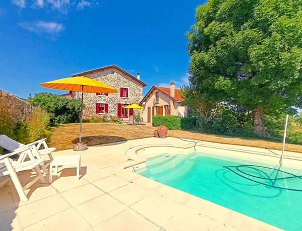 Grande propriété avec piscine à Saint-Arcons-de-Barges