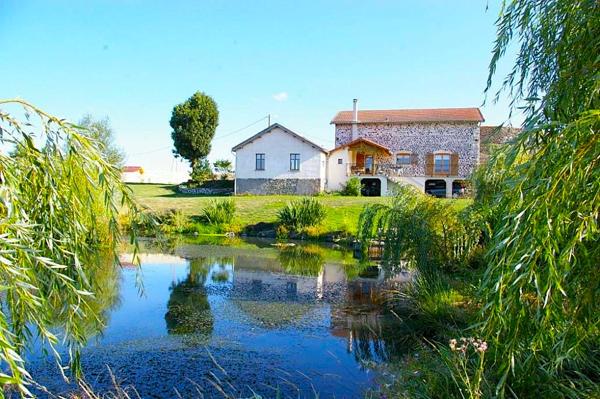 Grande propriété avec piscine à Saint-Arcons-de-Barges