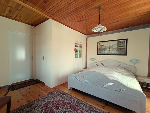 Grande propriété avec piscine à Saint-Arcons-de-Barges