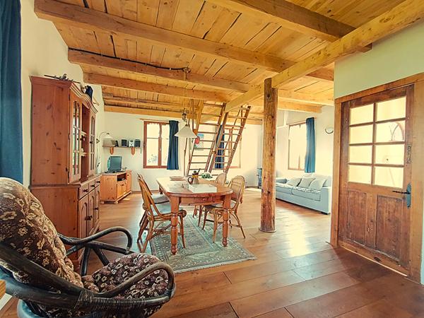 Grande propriété avec piscine à Saint-Arcons-de-Barges