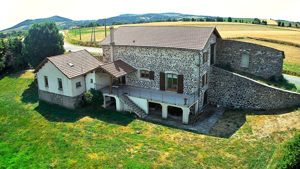 Grande propriété avec piscine à Saint-Arcons-de-Barges