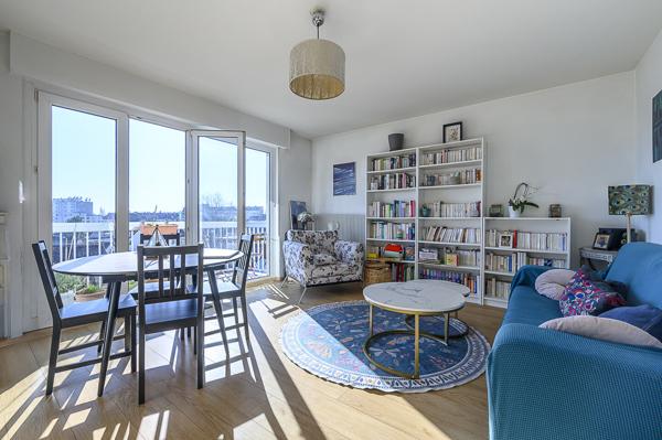 Bel appartement 3 p balcon, parking privatif, au calme. 4eme ét.ascenc