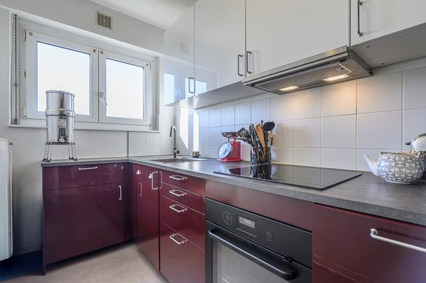 Bel appartement 3 p balcon, parking privatif, au calme. 4eme ét.ascenc