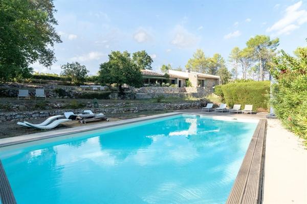 Vente Maison provençale de luxe Saint-Paul-en-Forêt 6 Pièces 200 m²