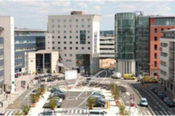 Location - BUREAUX 1822 m 2