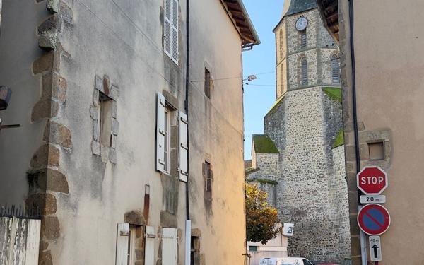 Maison à vendre    4 pièces • 214 m2 Rochechouart