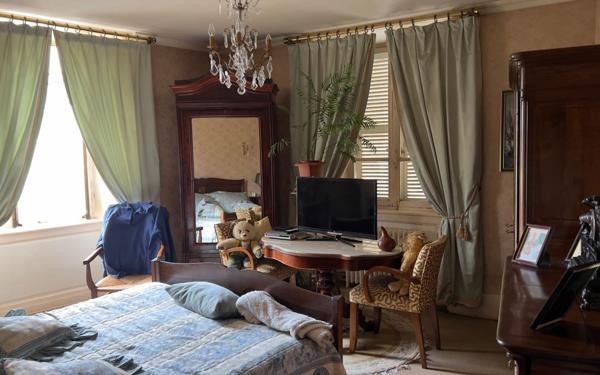 Maison à vendre    4 pièces • 214 m2 Rochechouart