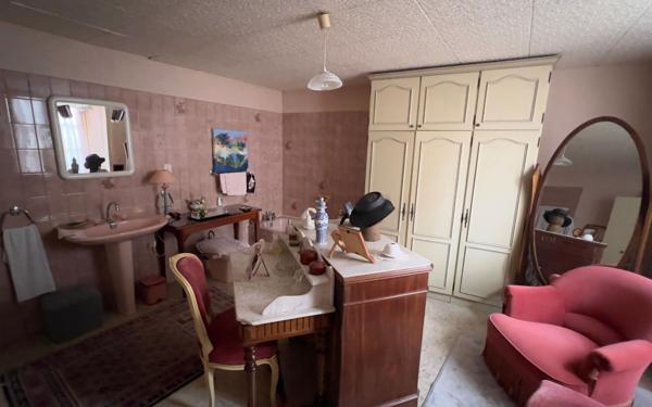 Maison à vendre    4 pièces • 214 m2 Rochechouart