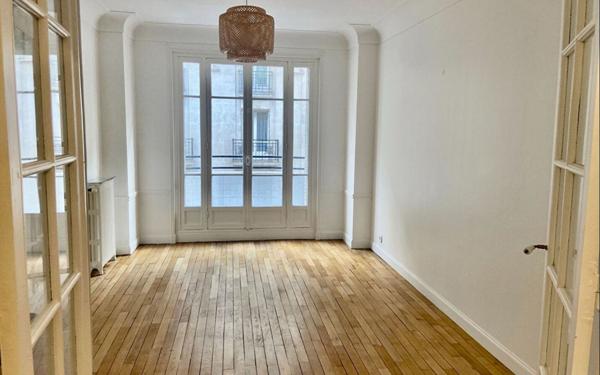 Appartement à vendre    3 pièces • 86,48 m2 Paris 15
