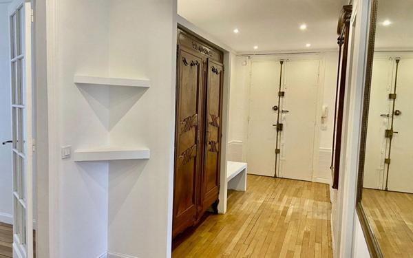 Appartement à vendre    3 pièces • 86,48 m2 Paris 15