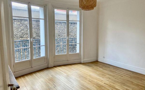 Appartement à vendre    3 pièces • 86,48 m2 Paris 15