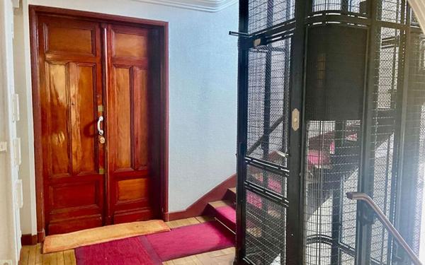 Appartement à vendre    3 pièces • 86,48 m2 Paris 15