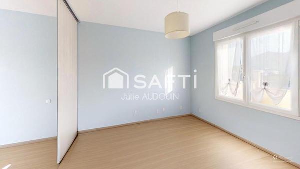 Pavillon sans comparable ! Matha idéalement placé