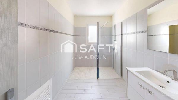 Pavillon sans comparable ! Matha idéalement placé