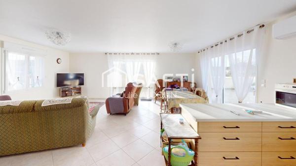 Pavillon sans comparable ! Matha idéalement placé