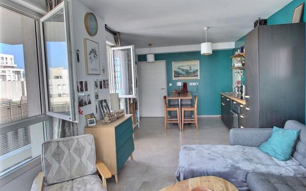 Appartement à vendre    2 pièces • 42,82 m2 Marseille 3