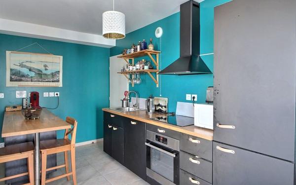 Appartement à vendre    2 pièces • 42,82 m2 Marseille 3
