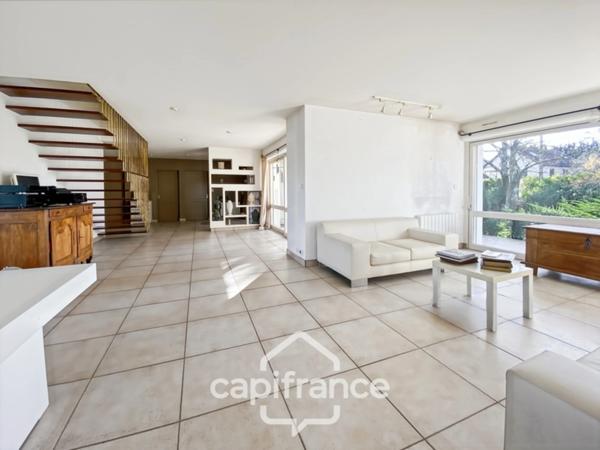 Maison à vendre 8 pièces BEAUFORT (39)