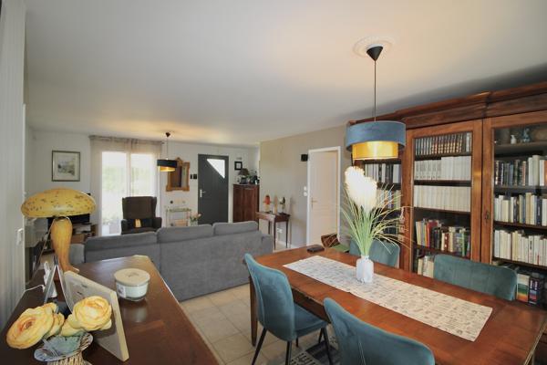 LÉOJAC – Maison plain-pied 115 m² – Terrain arboré et clos.