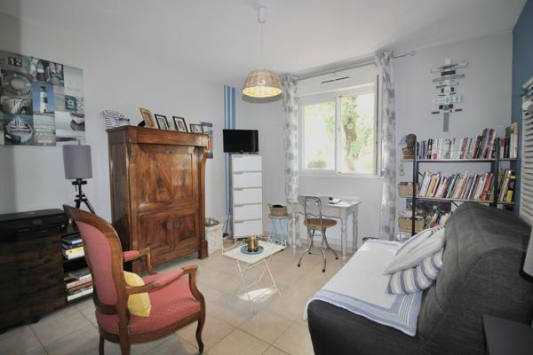 LÉOJAC – Maison plain-pied 115 m² – Terrain arboré et clos.